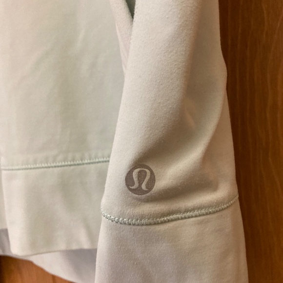 Lululemon Mint Colored Pull Over, Size M - Picture 8 of 10